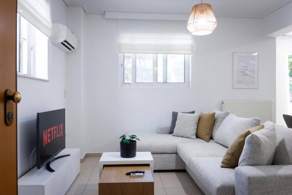Pame Rentals - Cozy Glyfada Stay With Free Parking Атина Екстериор снимка